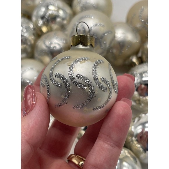 VTG lot of glass Christmas ornaments - Picture 5 of 7